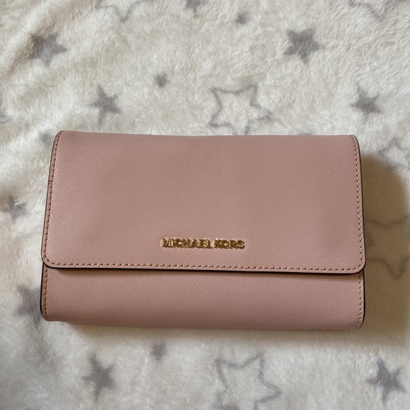 Michael Kors crossbody Wallet on the Chains/ clutch - Picture 3 of 14